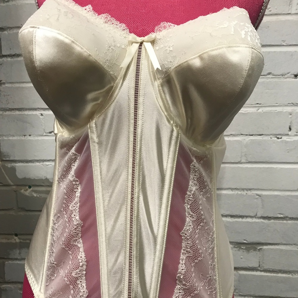 Elomi White Corset